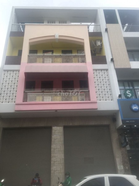 Nhà nguyên căn mặt tiền Cửu Long Quận Tân Bình cho thuê với diện tích rộng, giá cả hợp lý.