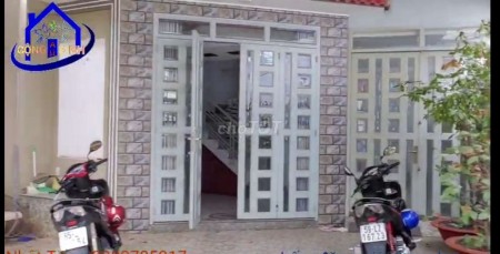 Cho thuê gấp nhà nguyên căn 2 mặt tiền đường có chổ đậu ô tô. Giá cho thuê chỉ 11 triệu