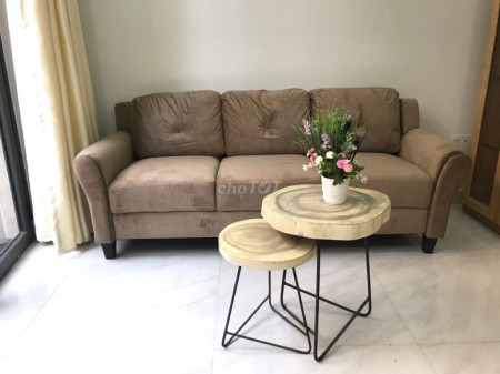 Cho thuê nhà tại Đường Bà Hạt quận 10. Nguyên căn nhà lớn có đến 4 lầu và 8 phòng ngủ. Giá thuê hợp lý vô cùng.