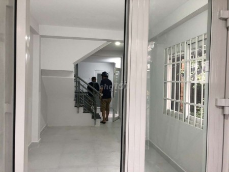 Cho thuê nguyên căn rộng 39m2, 4 PN, còn mới, hẻm thông 643 XVNT, Bình Thạnh, giá 13 triệu/tháng