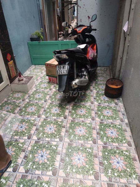 Cho thuê gấp nhà tại sư vạn hạnh giá thuê chỉ 15 triệu diện tích 100m2 có 3 lầu 5PN, 5WC