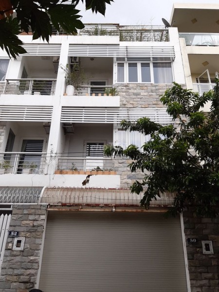 Cho thuê nhà phố tại Bình An quận 2, Diện tích 100m2, Có Hầm trệt và 2 lầu giá thuê tháng 35 triệu.