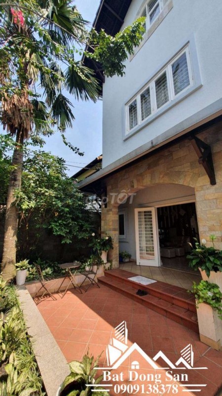 Biệt thự siêu đẹp, đẳng cấp sang trọng đầy đủ nội thất cao cấp. Giá thuê chỉ 33 triệu/tháng