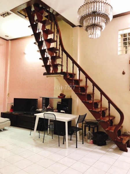 Chính chủ cho thuê nhà tại Tô Hiến Thành, Phường 13, Quận 10. Hẻm cụt, cách mặt đường lớn 50m