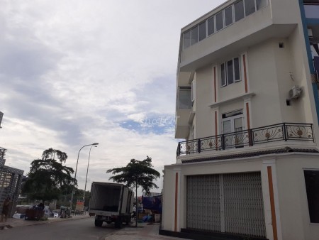 Nhà lớn cho thuê nguyên căn mặt tiền đường trong khu dân cư chợ Bình Điền. Giá thuê 25 triệu/tháng