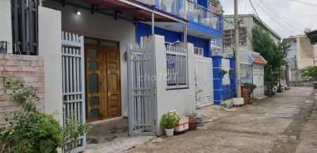Nguyên căn hẻm 76 Tây Hòa, Quận 9 cần cho thuê giá 8 triệu/tháng, dtsd 95m2, 1 trệt, 1 lửng