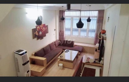 Nhà tại Chu Văn An cho thuê chỉ 16 triệu/tháng. Nhà lớn có 3 tầng nhà đẹp nhà lớn ngay quận trung tâm giá quá rẻ.