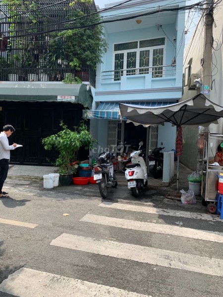 Nhà cho thuê tại Phan Văn Năm Tân Phú. Nhà mặt tiền thuận tiện buôn bán kinh doanh.