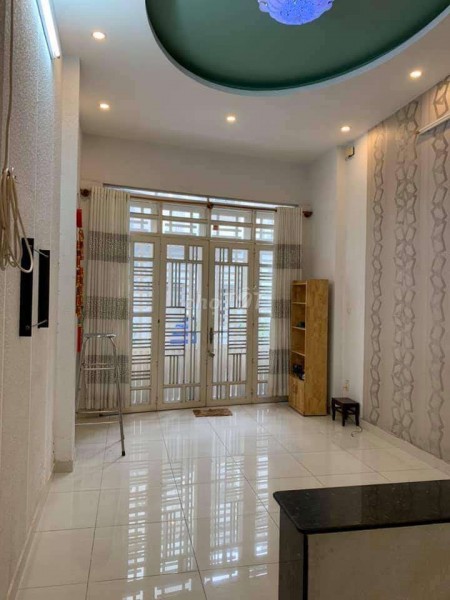 Nguyên căn 1 trệt, 1 lửng, 2 lầu, mt đường số 41, Quận 4 cần cho thuê giá 30 triệu/tháng, dtsd 120m2