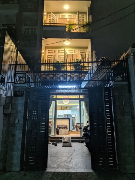 Nhà nguyên căn hẻm xe hơi, mới, đẹp, đầy đủ nội thất. Ngay ngã tư Ung Văn Khiêm Và XVNT.