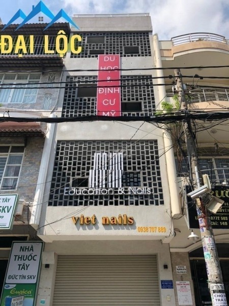 Nhà tại Hoa Sứ P.2 Quận Phú Nhuận giá thuê 35 triệu/tháng giá có thể thương lượng thêm.