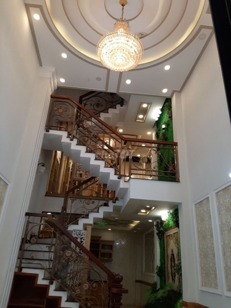 Cho thuê nhà mới trong hẻm 1 xẹc, hẻm lớn rộng 8m tại Dương Quãng Hàm Gò Vấp