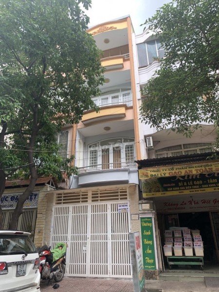 Nhà HXH tại XVNT Bình Thạnh. Diện tích: 4x11m có 3 lầu và 1 tầng trệt