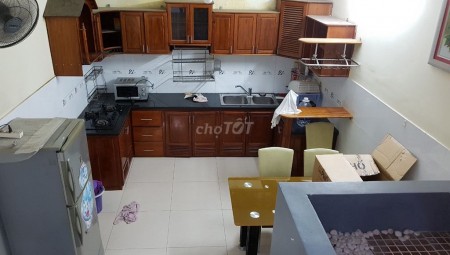 Cho thuê nhà Dương Quảng Hàm, Gò Vấp, rộng 45m2, 3 tầng, sân thượng, giá 11.5 triệu/tháng