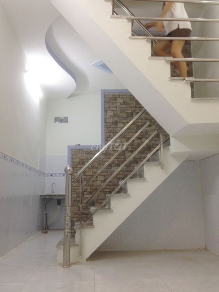 Có nhà rộng 48m2, 1 trệt, 1 lầu, 2 PN, cần cho thuê giá 5 triệu/tháng, hẻm 39/17 Trương Đình Hội