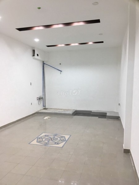 Chủ cho thuê nhà rộng 76m2 (4mx18m), còn mới, đường Tân Sơn Nhì, Tân Phú, giá 30 triệu/tháng