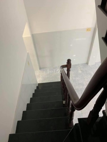 Nhà nguyên căn cho thuê 63m2 1 trệt 1 lầu 3 phòng ngủ giá cho thuê 13,5 triệu/tháng