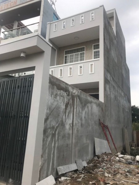 Cho thuê nhà mới xây xong còn mới tinh có thể giao nhà ngay tại Đường Trường Lưu Phường Long Trường Quận 9