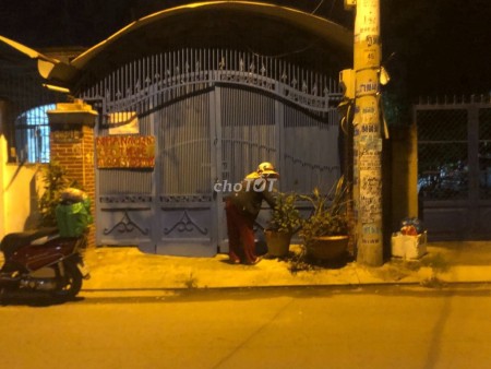 Có nhà Hiệp Thành 13, Quận 12 cần cho thuê giá 9 triệu/tháng, dtsd 118m2, LHCC