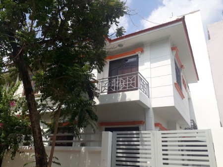 Cho thuê căn Villa trệt 1 lầu tại Thảo Điền Quận 2. Nội Thất đã trang bị đầy đủ chỉ dọn đến và ở