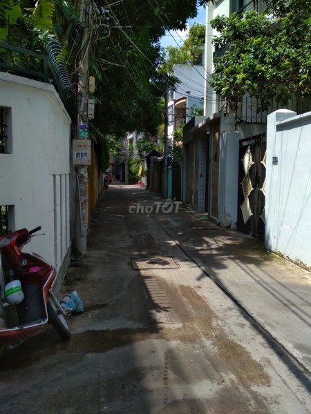 Cho thuê nhà nguyên căn tại Phan Đăng Lưu Phường 2 Phú Nhuận. Giá thuê 18.000.000đ/tháng