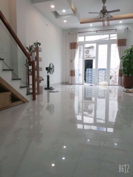 Cho thuê nhà chính chủ rộng 40m2, 4 PN, 4 tầng, hẻm Lê Đức Thọ, Gò Vấp, giá 8 triệu/tháng