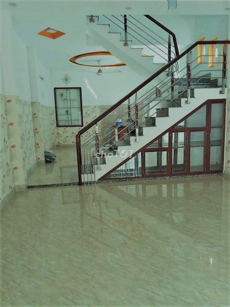 Trống nhà hẻm đường số 2 Quận Thủ Đức rộng 120m2, giá 15 triệu/tháng, 3 tầng