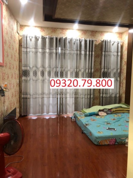 Nhà hxh Đường D5 15 triệu/tháng dt 4x16m, nhà đẹp, có sẵn giường, máy lạnh