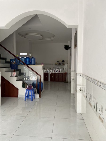 Nhà 2 tầng còn mới cần cho thuê giá 11.5 triệu/tháng, dtsd 187m2, Lê Đình Cẩn, Bình Tân