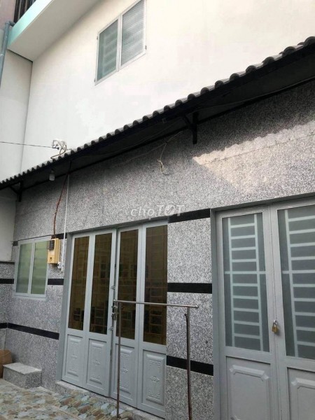 Nhà cho thuê nguyên căn Hiệp Bình Chánh Thủ Đức. Diện tích 40m2, giá thuê 8 triệu/tháng