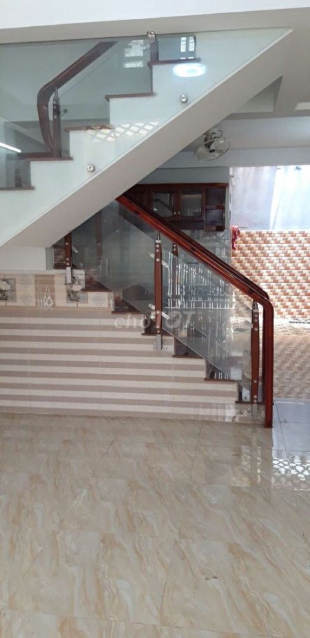 Hẻm an ninh Hiệp Thành, Quận 12 cần cho thuê nguyên căn 60m2, 3 tầng, giá 10 triệu/tháng