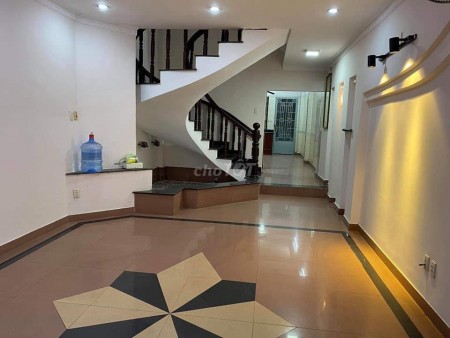 Cho thuê nhà nguyên căn mặt tiền Quận Phú Nhuận, dtsd 44m2, giá 22 triệu/tháng, lh 0909867873