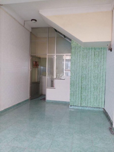 Trống nhà hẻm Lạc Long Quân, Quận 11 cần cho thuê giá 9.5 triệu/tháng, dtsd 79.2m2