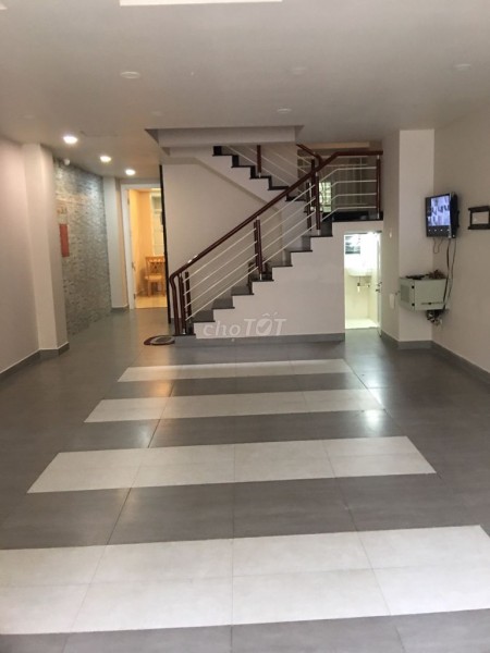 Nhà nguyên căn hẻm 6m ngay Lê Văn Sỹ Có trệt 3 lầu và sân thượng rộng rãi. Giá thuê 27 triệu/tháng, dtsd 250m2