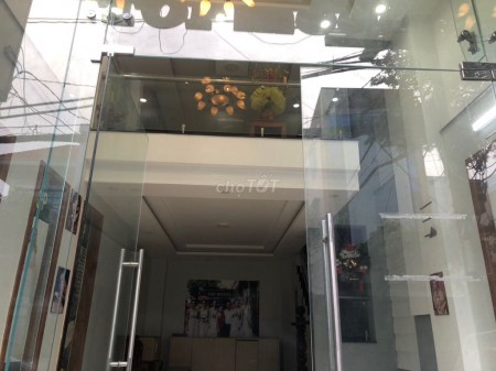 Cần cho thuê nhà nguyên căn 2 lầu 1 trệt với 4 phòng giá cho thuê 14 triệu/tháng