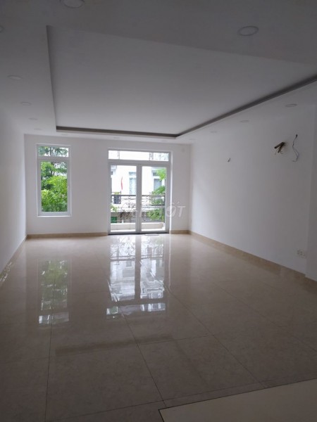 Trống căn hộ đường T6, Quận Tân Phú cần cho thuê dtsd 192m2, 3 tầng, giá 17 triệu/tháng