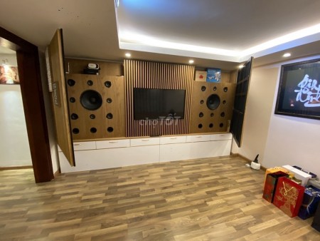 Chính chủ cần cho thuê nhà bao rộng 578m2, 5 tầng, giá 48 trệu/tháng. ĐC Hoa Phượng, Phú Nhuận