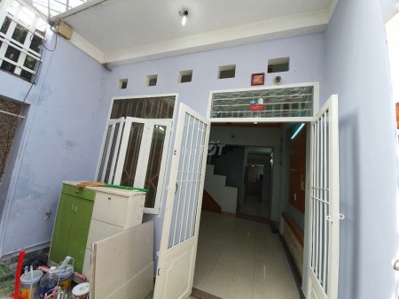 Tại Gò Vấp đường Dương Quảng Hàm. Nhà rộng 64m2 giá cho thuê 12 triệu/tháng. Ai có nhu cầu Lh: 0333944543