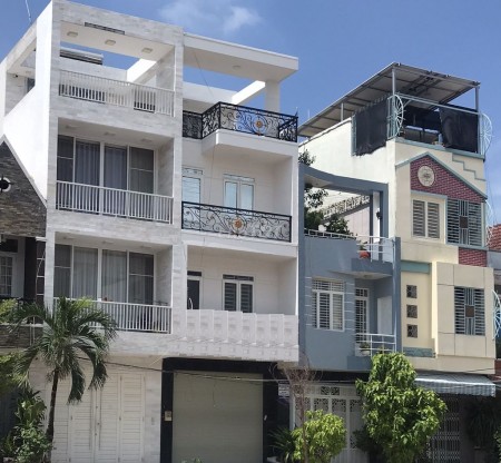 Cho thuê nhà đường Hoa Sữa Phú Nhuận nhà ngay mặt tiền đường sầm uất của quận