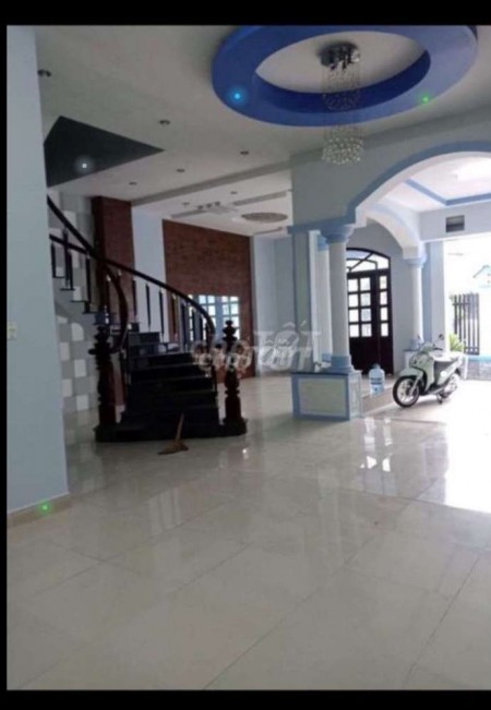 Chủ cho thuê nguyên căn rộng 176m2 (8mx22m), giá 23 triệu/tháng. ĐC Lê Văn Lương, Quận 7