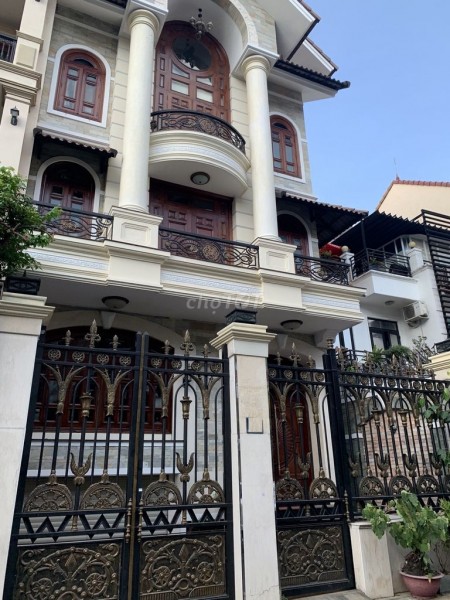 Cho thuê nhà nguyên căn trên đường Nguyễn Gia Trí ( D2 cũ) diện tích 300m2 cho thuê 29 triệu