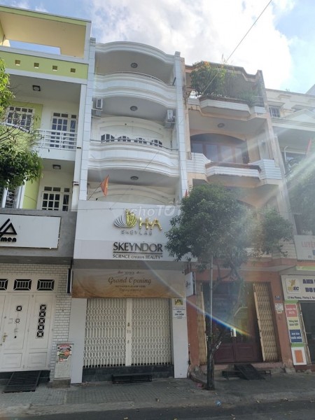 Nhà cho thuê nguyên căn 1 trệt 2 lầu tầng trệt trông suốt, lầu có 4 phòng ngủ, Tổng diện tích 204m2 giá 25 triệu