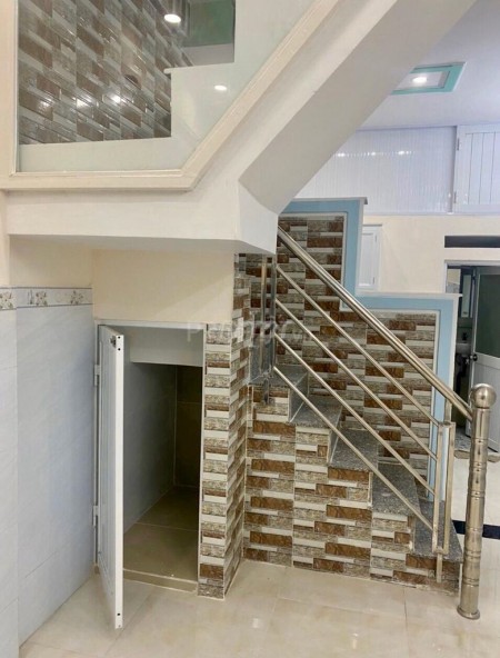 Cho thuê nguyên căn 60m2, hẻm ba gác, giá 9 triệu/tháng. Hậu Giang, p11, Quận 6