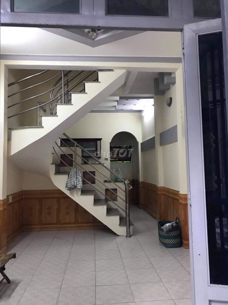 Nhà nguyên căn Quận 12 cần cho thuê lại 2 lầu 2 phòng ngủ, giá thuê 3,5 triệu/tháng