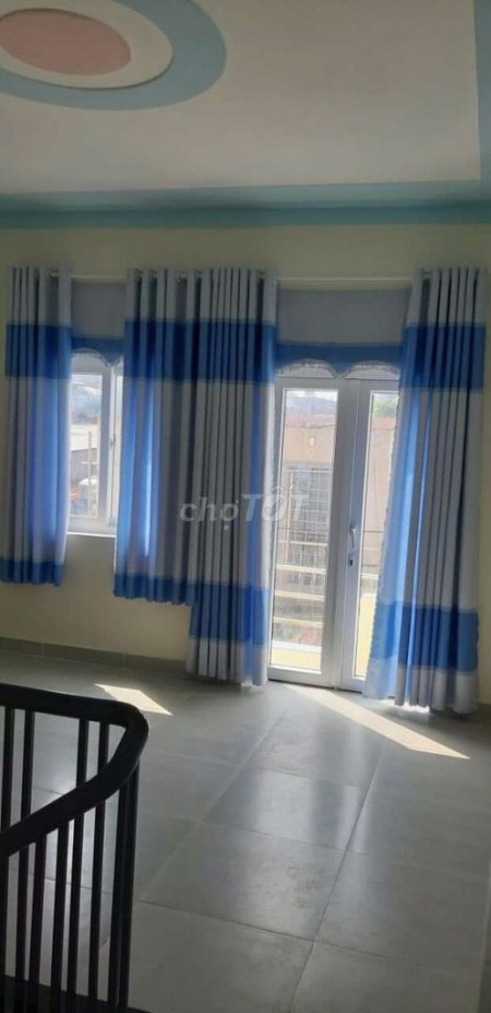 Cần cho thuê nguyên căn rộng 32m2, giá 7 triệu/tháng. Hẻm Hoàng Diệu, Quận 4