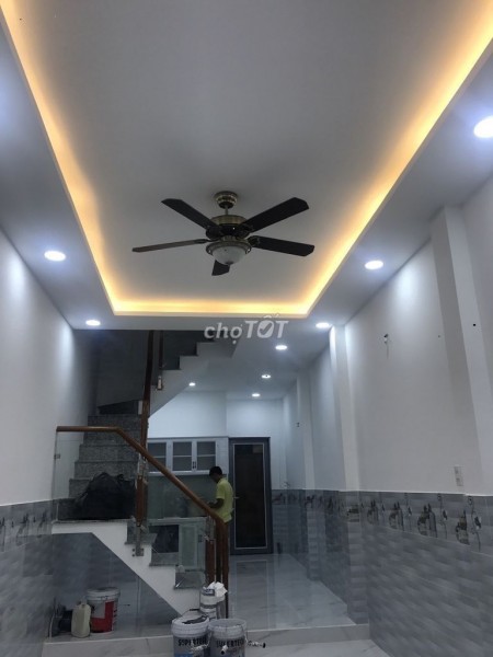 Cho thuê nhà nguyên căn mặt tiền đường Tân Quy Quận 7 1 trệt 1 lầu nhà mới. Giá thuê 10 triệu
