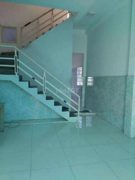 Nhà nguyên căn cần cho thuê giá rẻ có đến 4 phòng ngủ nhà 2 lầu tại đường Hà Huy Giáp Quận 12