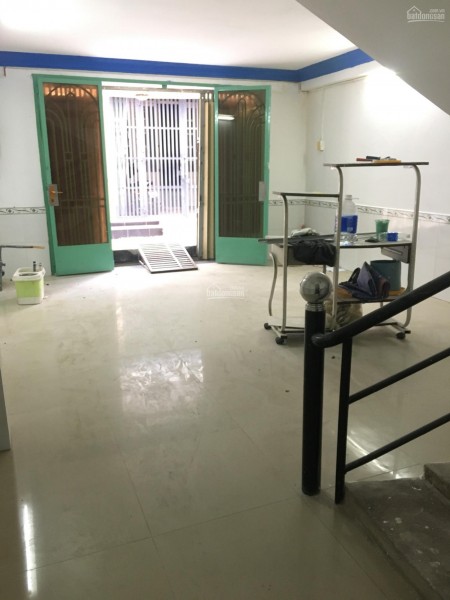 Nhà cho thuê nguyên căn tại Bùi Tư Toàn Phường An Lạc Quận Bình Tân. Nhà 2 tầng 3 phòng lớn giá chỉ 6 triệu/tháng.
