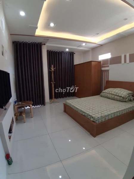 Nhà cho thuê nguyên căn 4 tầng ( trệt, 2 lầu, sân thượng ) tổng tiện tích nhà 72m2 ngay mặt tiền Phan Văn Trị