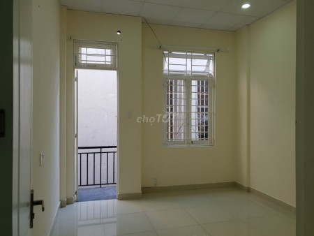 Cho thuê nguyên căn rộng 60m2, 1 trệt, 1 lầu, đường Đông Hưng Thuận, Quận 12, giá 5.9 triệu/tháng